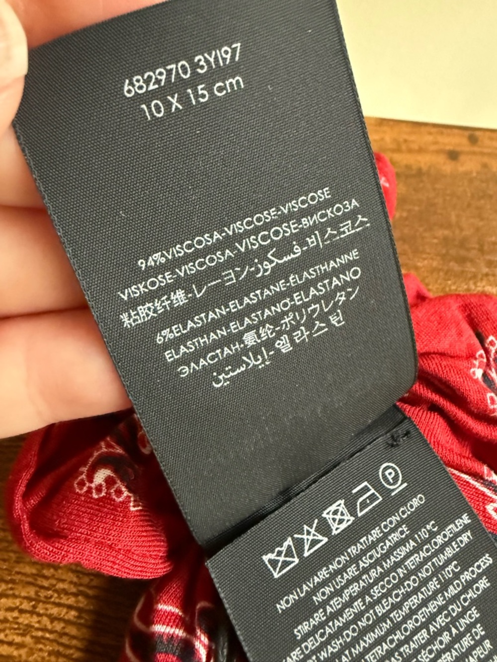 Saint Laurent Red Bandana-Print Scrunchie with Bow Tie Accent - Picture 6 of 7